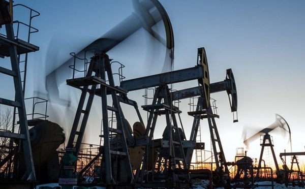 Pétrole brut : Repli de 16,0% des cours mondiaux en décembre 2025